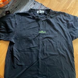 stone island t-shirt sized medium (REAL)